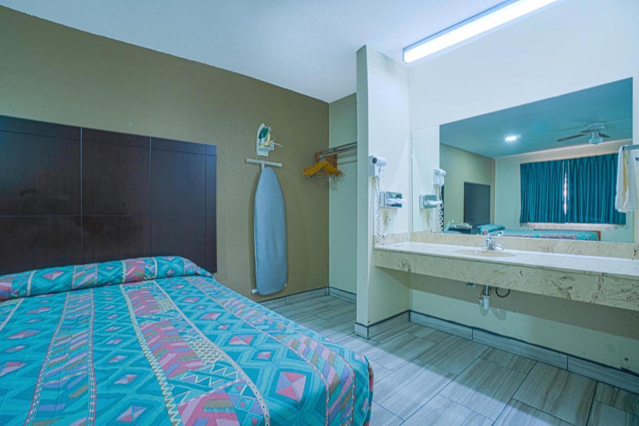 Texas Inn San Benito Near Harlingen المظهر الخارجي الصورة