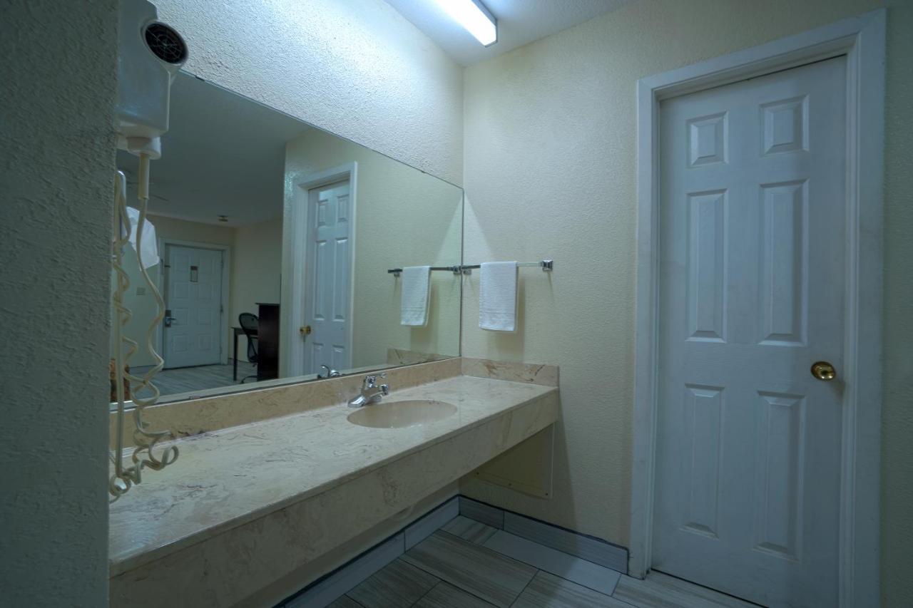 Texas Inn San Benito Near Harlingen المظهر الخارجي الصورة