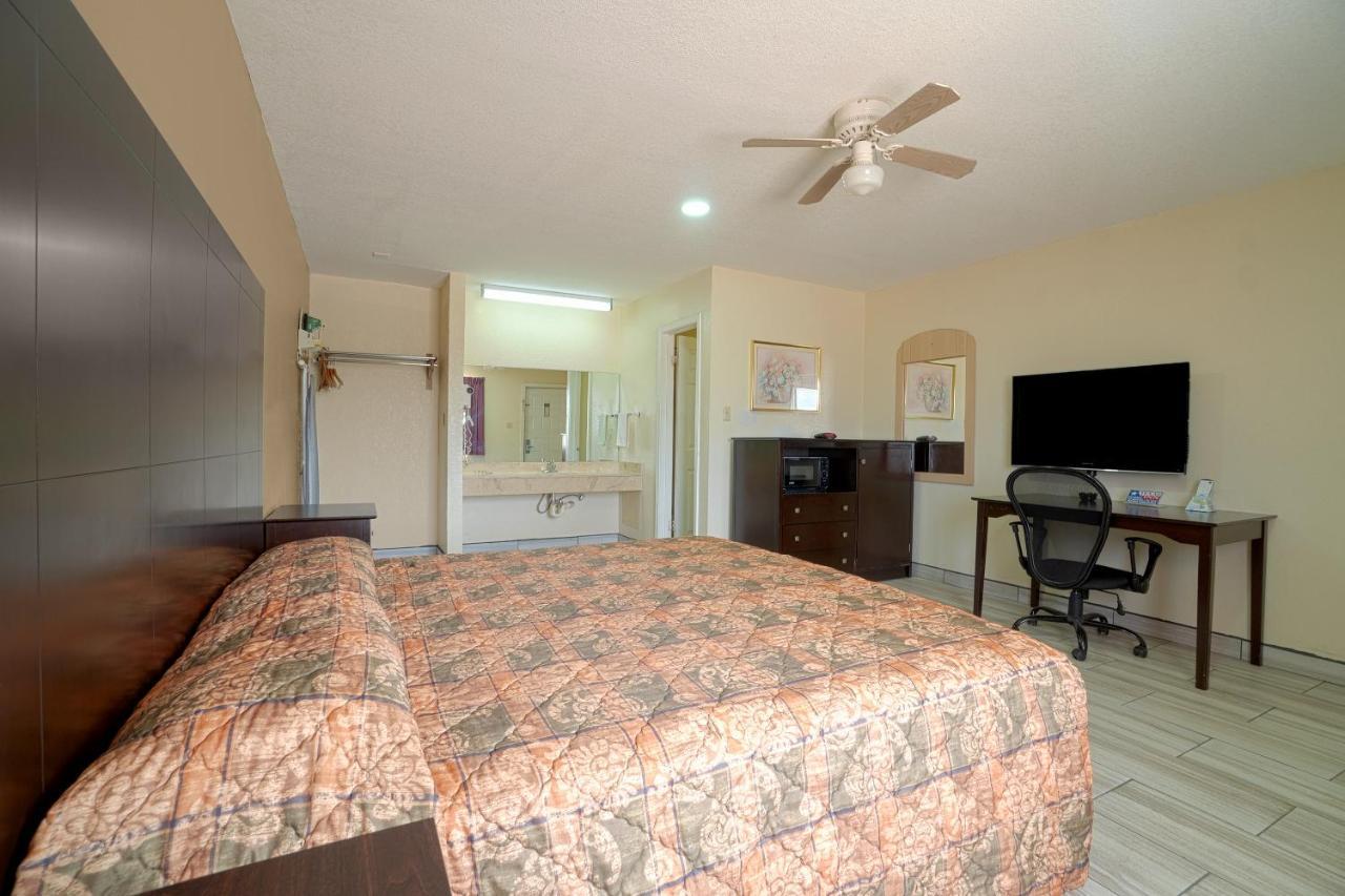 Texas Inn San Benito Near Harlingen المظهر الخارجي الصورة