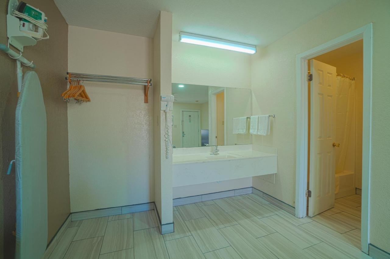 Texas Inn San Benito Near Harlingen المظهر الخارجي الصورة
