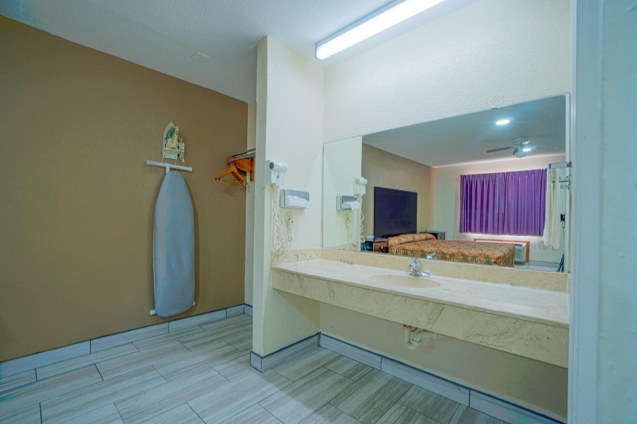 Texas Inn San Benito Near Harlingen المظهر الخارجي الصورة